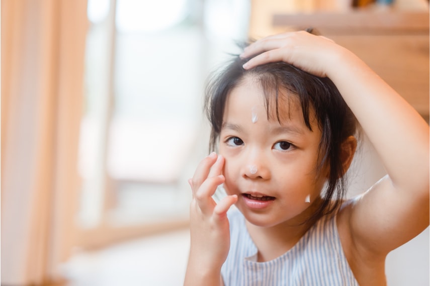 【医師監修】子どもはなぜ乾燥肌になりやすいのか？原因や適切な肌の保湿方法について紹介