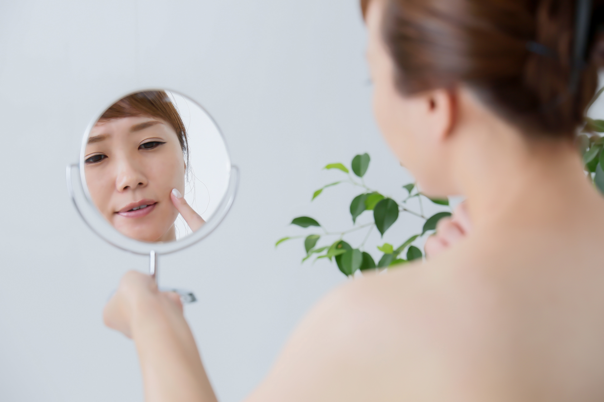 医師監修 乾燥肌でもニキビはできる 乾燥肌ニキビ の原因と対処法 乾燥肌 健栄生活 医師監修 乾燥肌でもニキビはできる 乾燥肌ニキビ の原因と対処法 乾燥肌 健栄生活