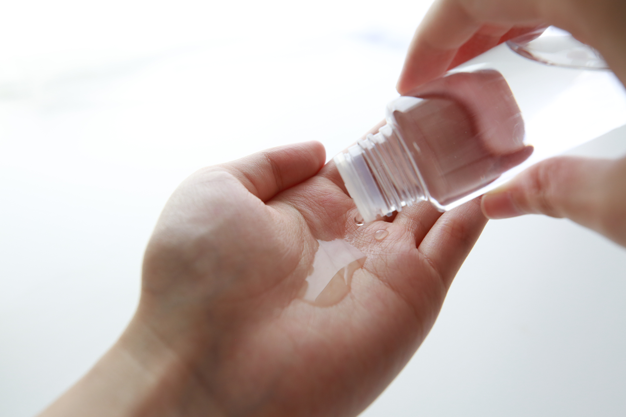 医師監修 潤い肌への第一歩 乾燥肌の改善には保湿ケアの重要性を理解しよう 乾燥肌 健栄生活