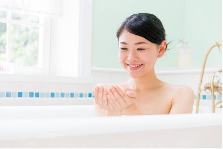【医師監修】乾燥肌向けの入浴剤について｜選び方やおすすめ成分をご紹介