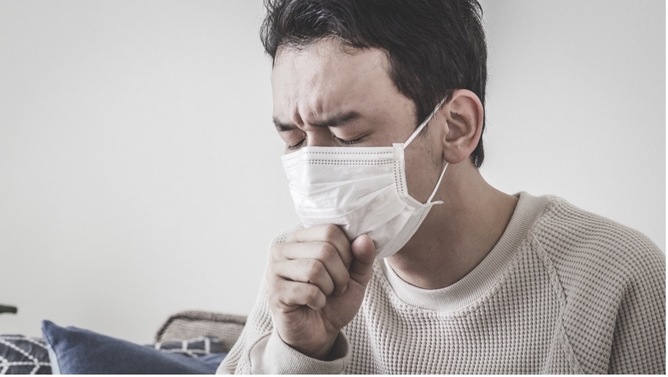 【医師監修】咳が出るのはインフルエンザが原因？飛沫感染の注意点と予防法も解説