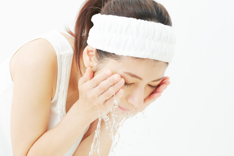 【医師監修】肌荒れしているときの洗顔料の選び方とは？適切な方法も紹介
