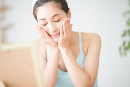 乾燥肌向けに保湿の仕方を徹底解説！ケアして潤いのある肌を目指そう