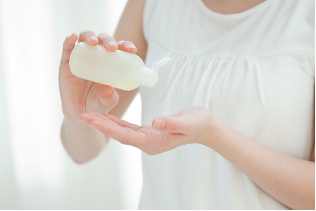 化粧水の適切な使い方は？スキンケアの手順や注意点を紹介
