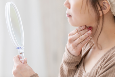 乾燥肌になると赤みが出るのはなぜ？　気になる赤みの改善策を紹介