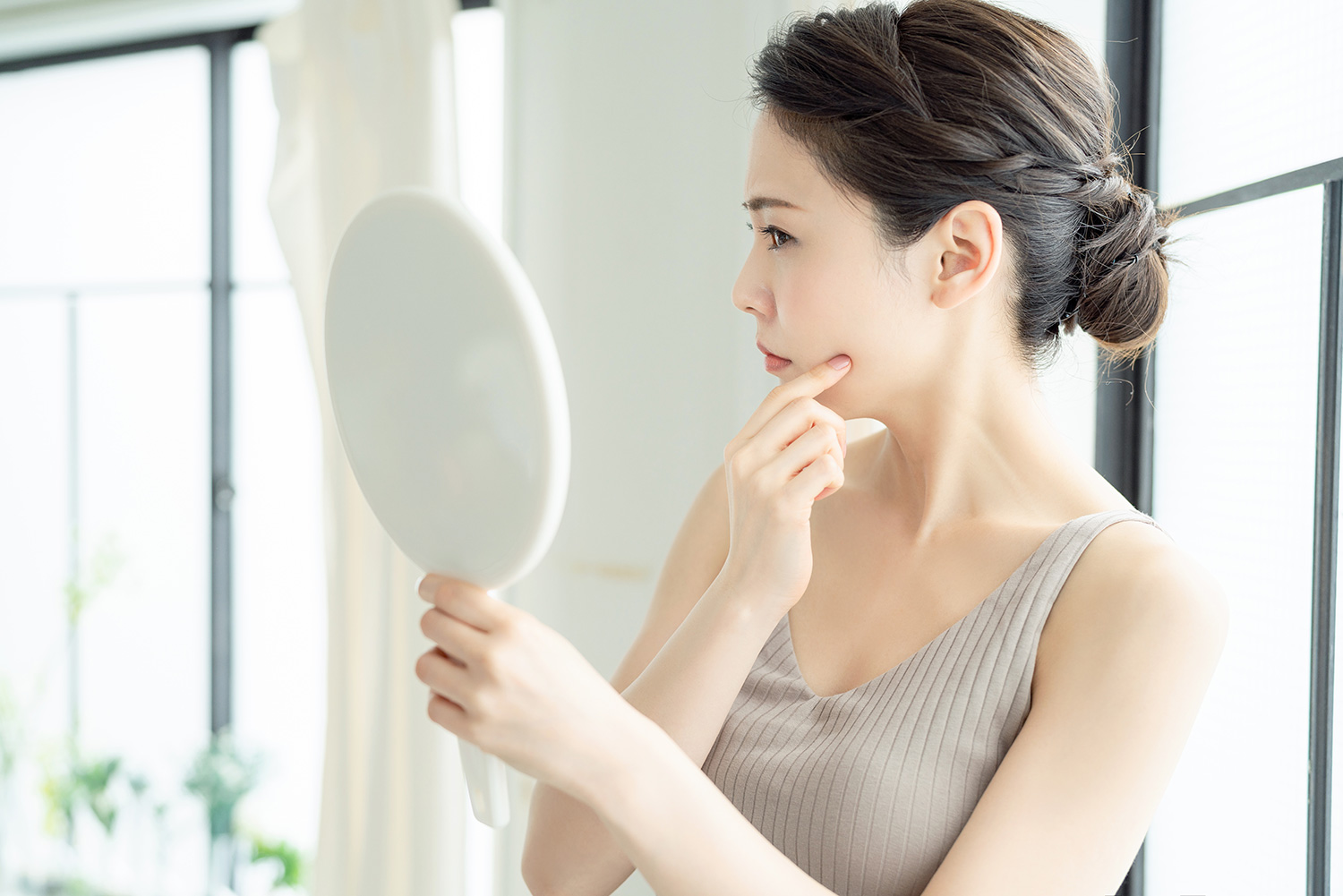 スキンケアで敏感肌は改善できる？おすすめのアイテムの選び方も紹介