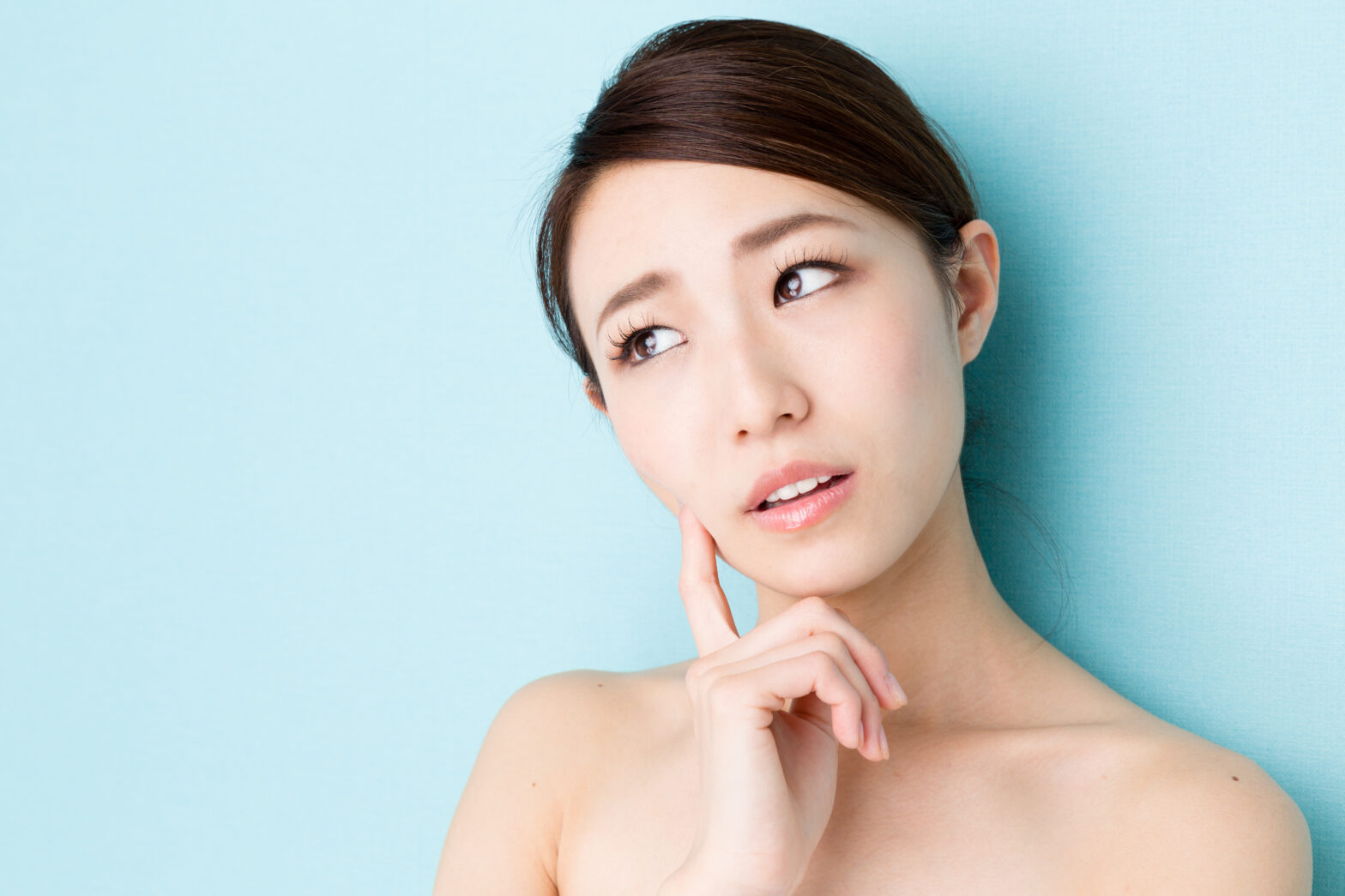 乾燥肌でもピーリングして大丈夫？ごわつきの改善方法を紹介