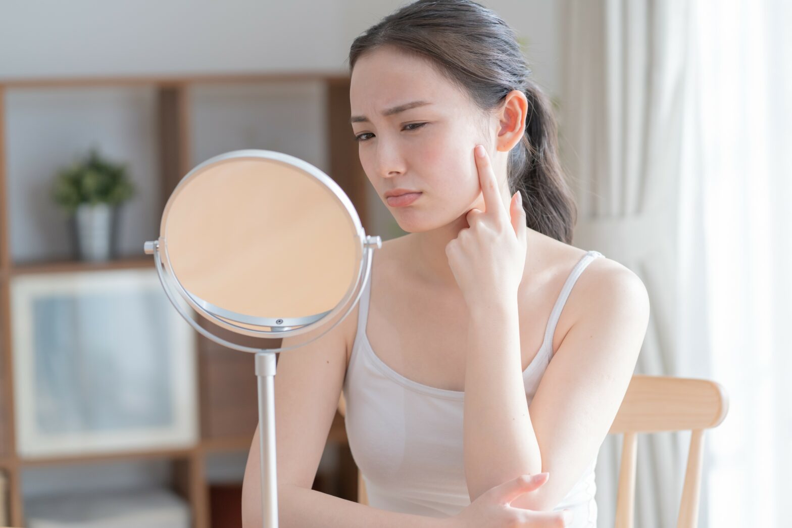 乾燥肌の反対は？脂性肌とドライスキンの違いや適切なスキンケア方法を紹介