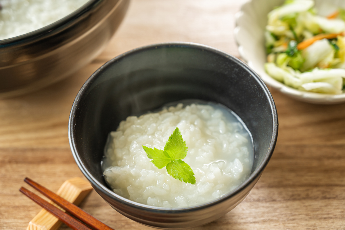 【医師監修】のどに良い食べ物や飲み物はある？痛みを緩和したいときの対処法を紹介