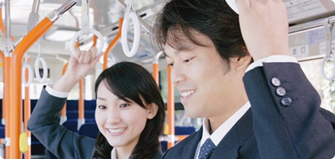 つり革を触った後に