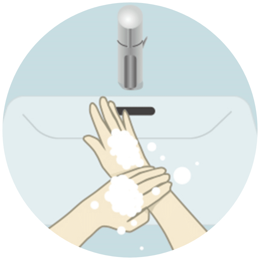 手首も忘れずに洗います。