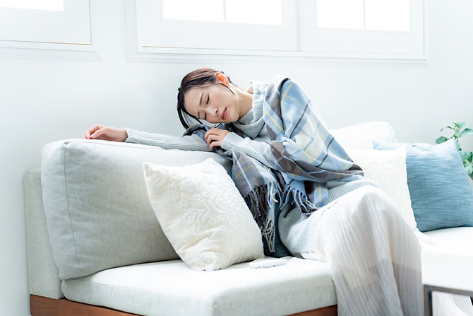 悪寒の原因はインフルエンザ？初期症状や潜伏期間、適切な対処法を解説